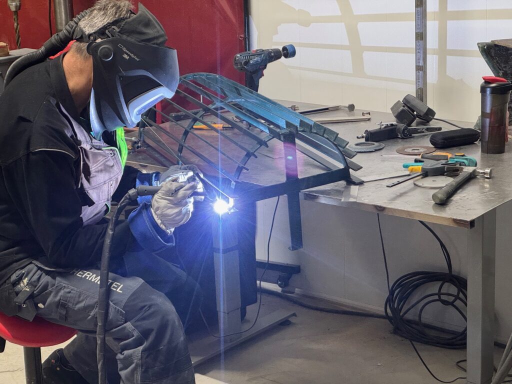 TOKSET hitsaaja töissä